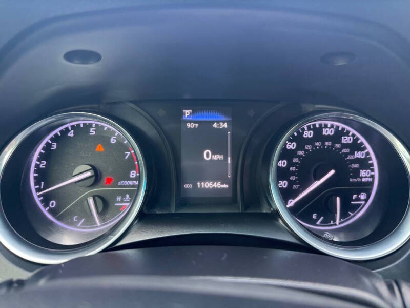 2020 Toyota Camry SE