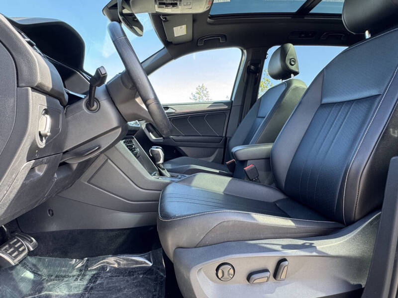 2022 Volkswagen Tiguan SE R-Line Black