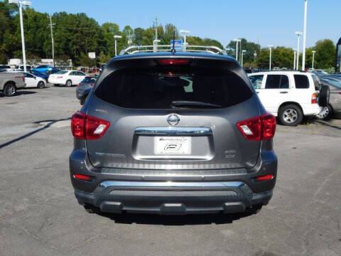 2017 Nissan Pathfinder SV