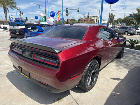 2021 Dodge Challenger SXT