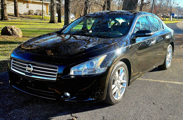 2011 Nissan Maxima S's photo