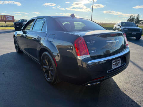 2016 Chrysler 300 Limited