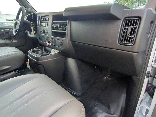 2025 Chevrolet Express 2500