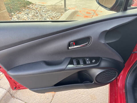 2022 Toyota Prius LE