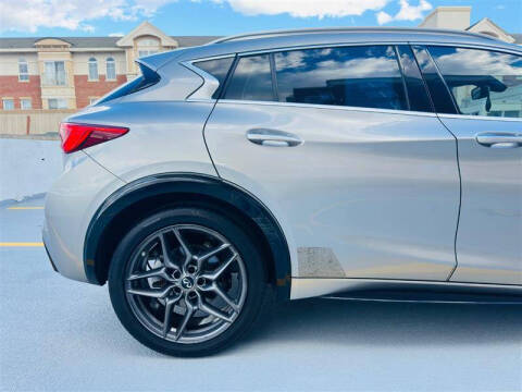 2017 Infiniti QX30 Premium