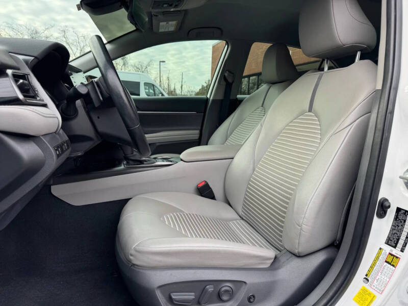 2021 Toyota Camry Hybrid SE