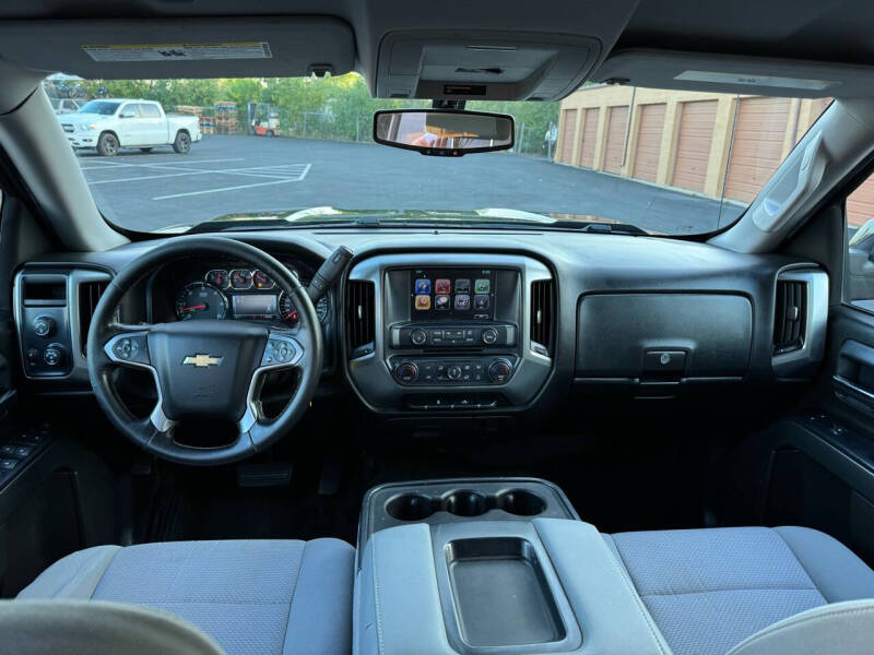 2018 Chevrolet Silverado 1500 LT photo 14