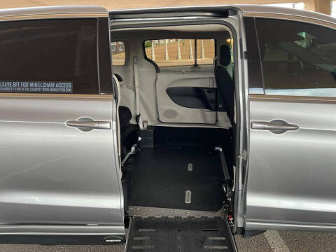 2020 Chrysler Pacifica Touring