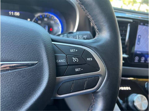 2017 Chrysler Pacifica Touring-L Plus