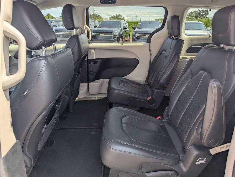 2020 Chrysler Pacifica Touring L