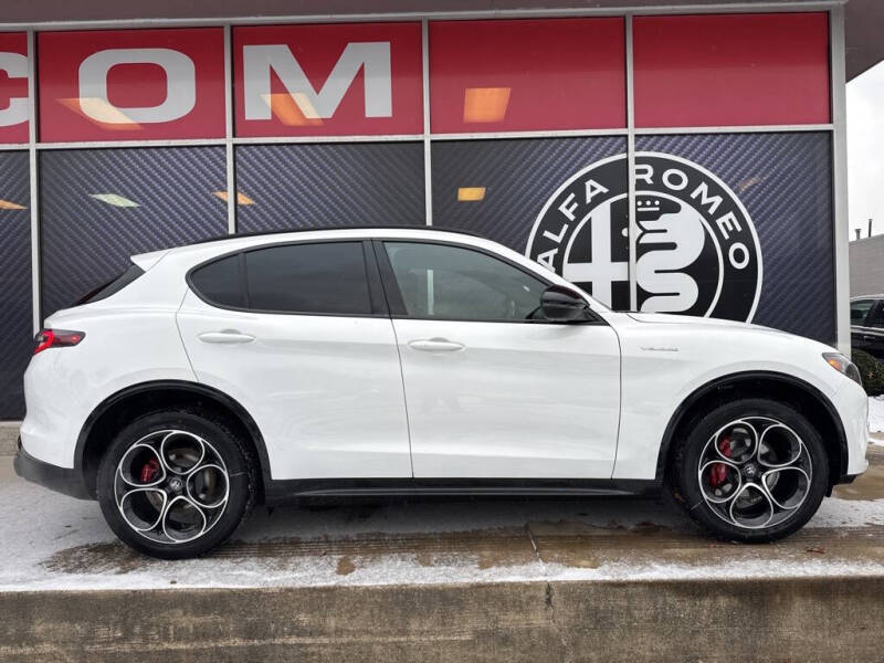 2025 Alfa Romeo Stelvio