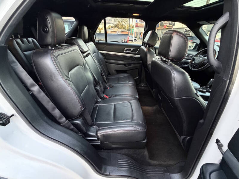 2017 Ford Explorer Sport