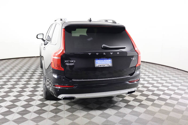 2018 Volvo XC90 T6 Momentum