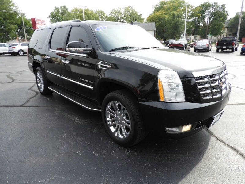 2011 Cadillac Escalade ESV for sale at Grant Park Auto Sales in Rockford IL