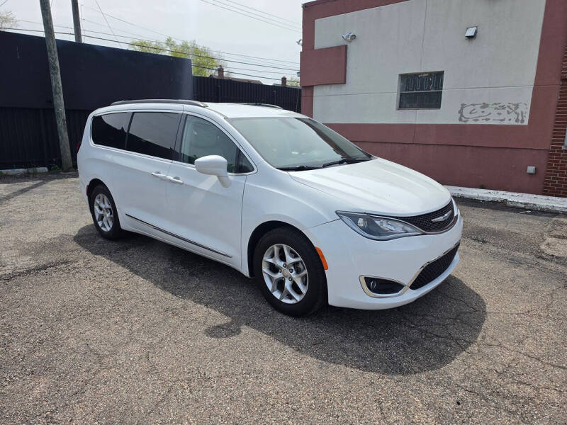 2017 Chrysler Pacifica Touring-L