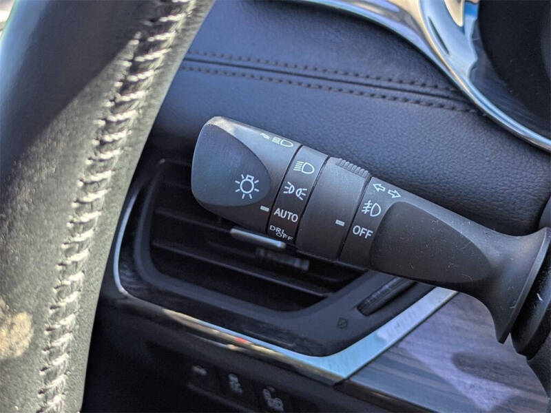 2013 Toyota Avalon XLE