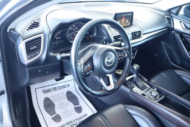 2018 Mazda MAZDA3 Touring