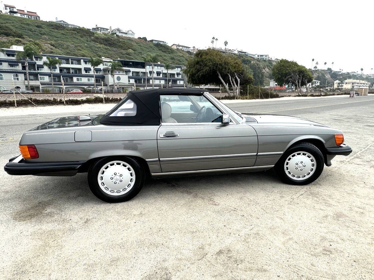 1986 Mercedes-Benz 560-Class for sale at DE AUTOS INC in San Juan Capistrano, CA