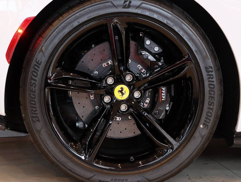 2025 Ferrari 296 GTS