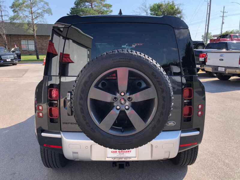 2023 Land Rover Defender 110 SE