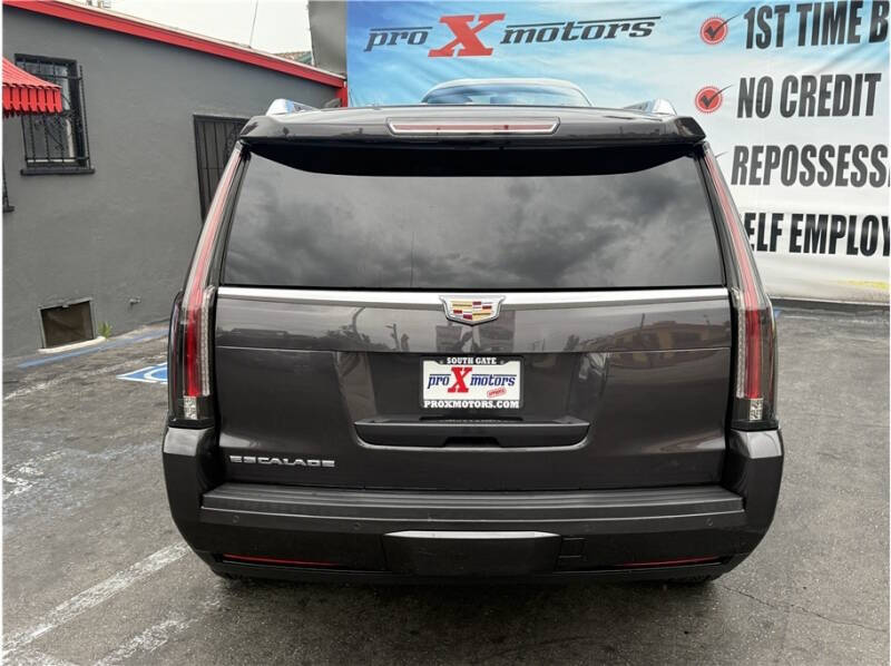 2017 Cadillac Escalade Standard