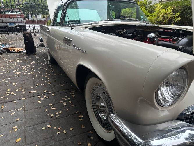 1957 Ford Thunderbird