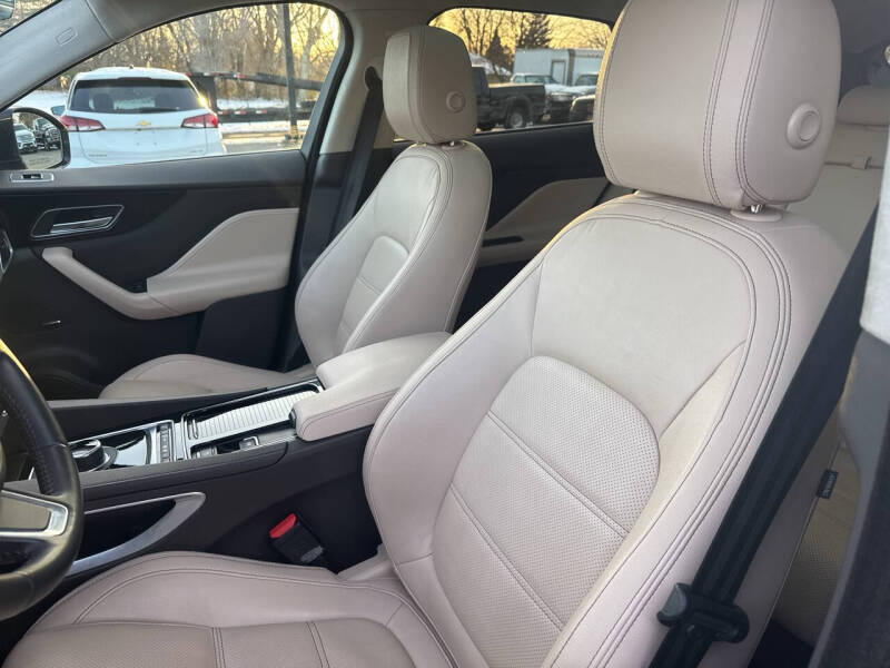 2019 Jaguar F-PACE 25t Prestige