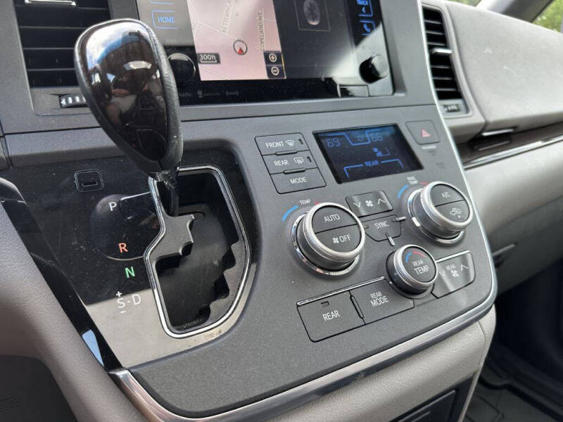 2017 Toyota Sienna