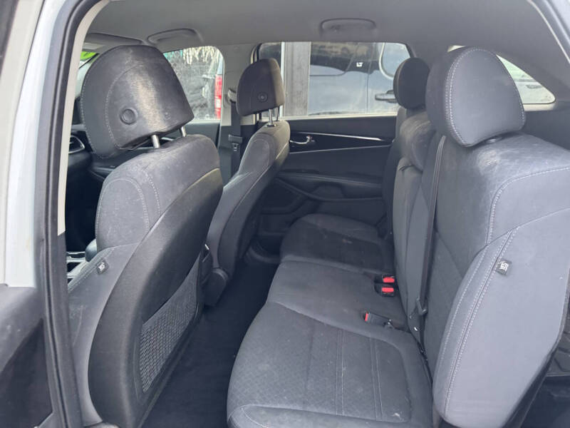 2017 Kia Sorento LX