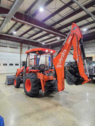 2021 Kubota M62  Tractor  Loader  Backhoe