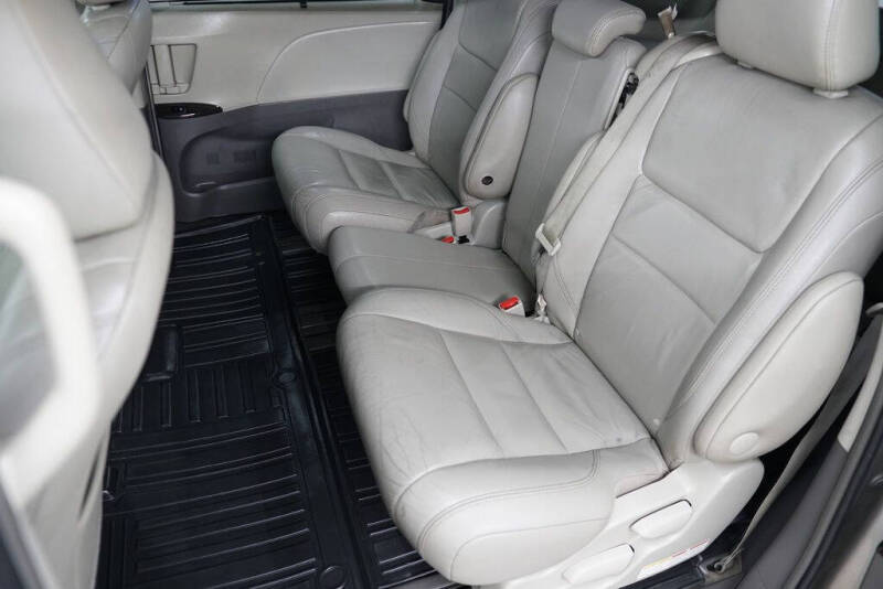 2016 Toyota Sienna