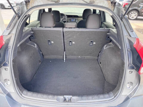 2019 Nissan Kicks S