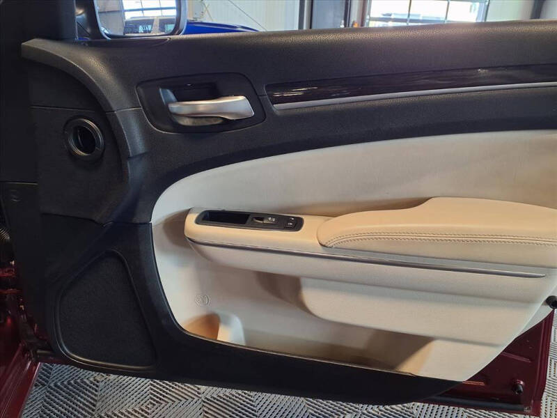 2018 Chrysler 300 Touring