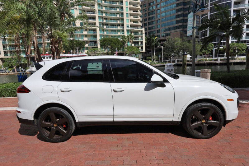 2018 Porsche Cayenne Platinum Edition