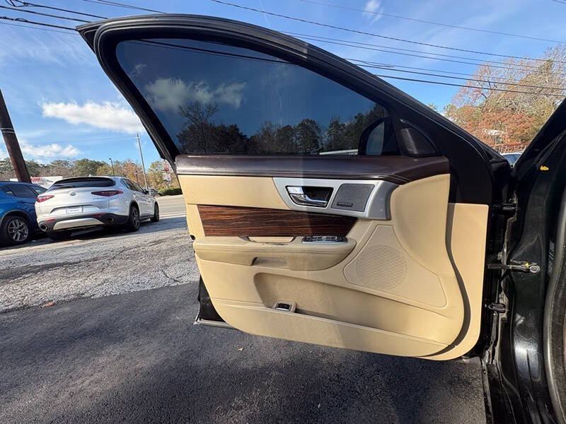 2015 Jaguar XF 3.0 Sport