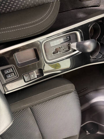 2020 Mitsubishi Outlander ES