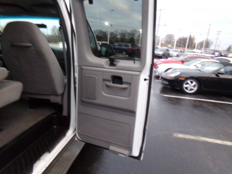 2001 Ford E-Series E-350 SD XL