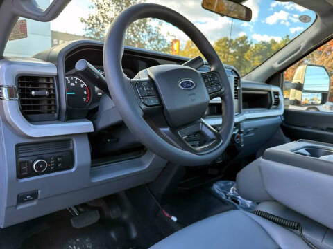 2025 Ford F-350 Super Duty XL