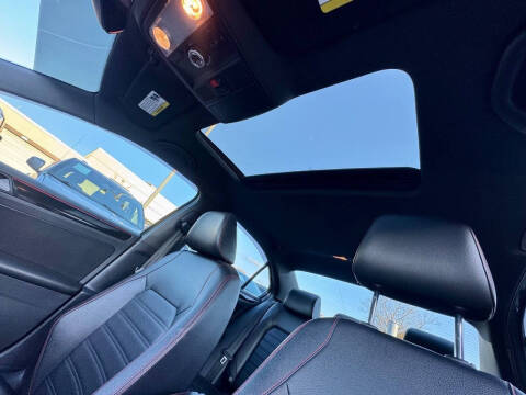 2017 Volkswagen Jetta 2.0T GLI