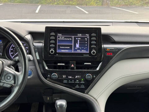 2021 Toyota Camry Hybrid SE