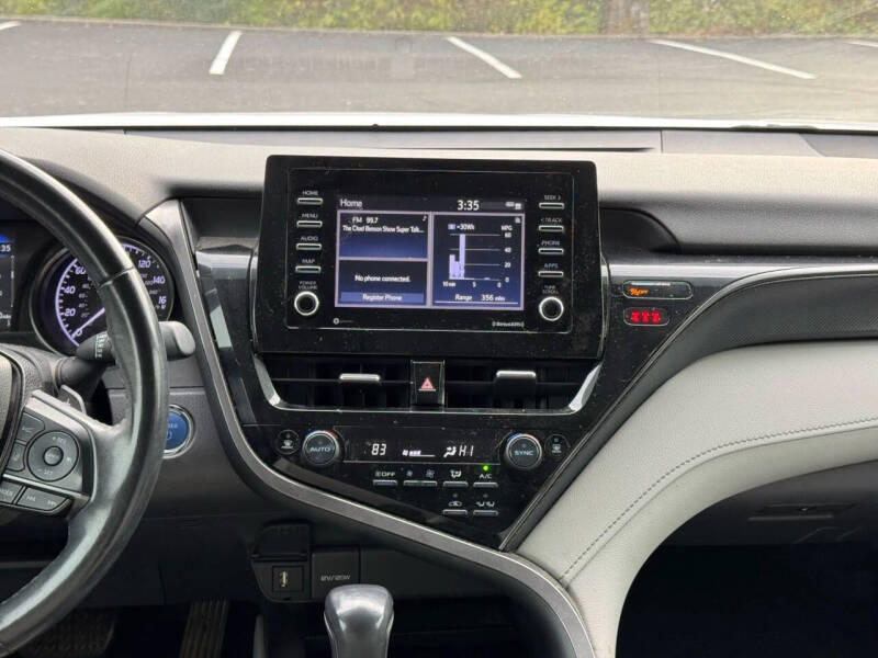 2021 Toyota Camry Hybrid SE