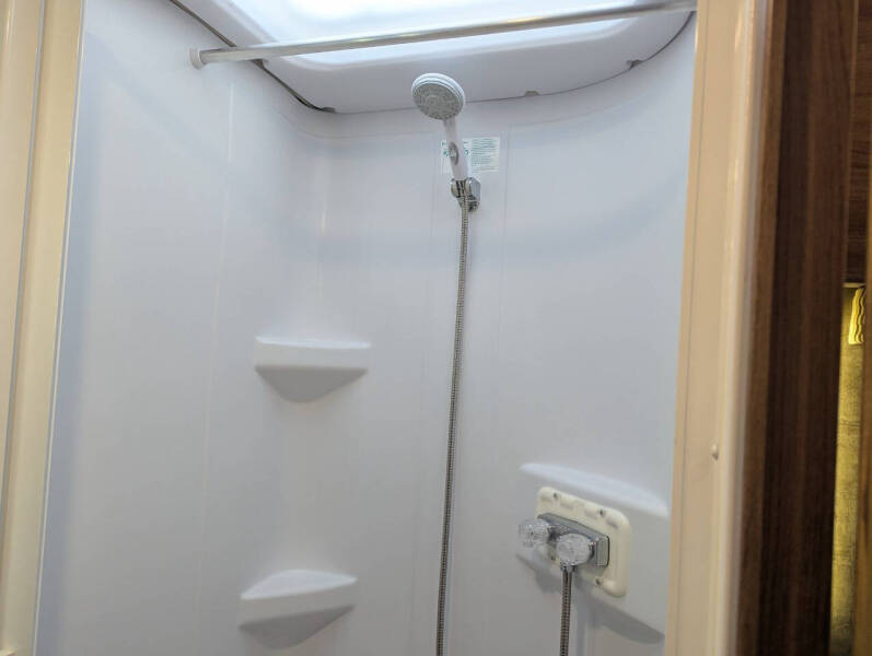 2018 Winnebago Trend 23D / 23ft