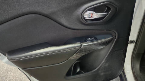 2017 Jeep Cherokee Sport