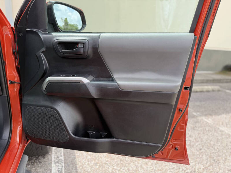 2017 Toyota Tacoma SR5 V6