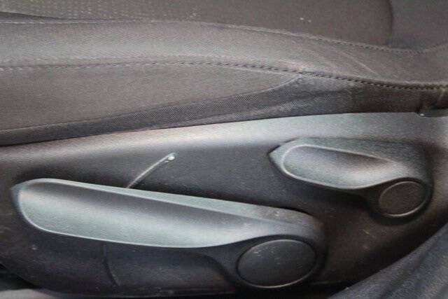 2015 Chrysler 200 LX