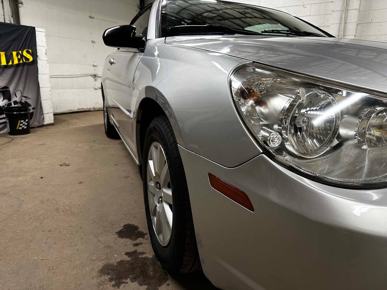 2009 Chrysler Sebring 32