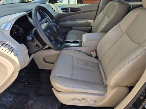 2017 Nissan Pathfinder Platinum