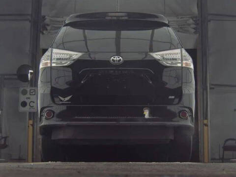 2015 Toyota Sienna SE Premium 8-Passenger