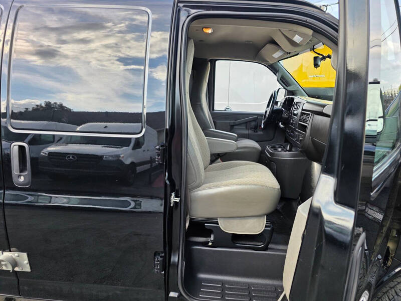 2023 GMC Savana 3500