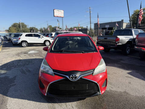 2016 Toyota Yaris 5-Door LE